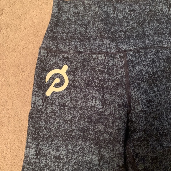 Peloton Cadence Capri legging - Women’s Size S - Picture 3 of 6